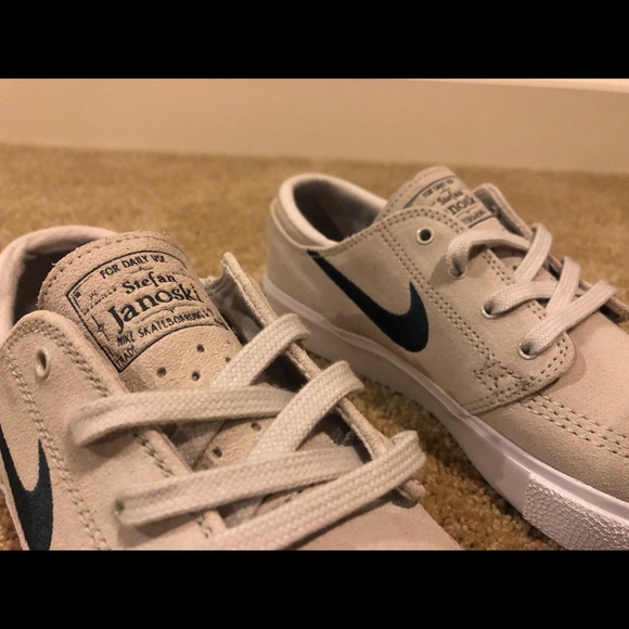 Nike SB Zoom Janoski RM (Women’s) - Picture 3 of 6